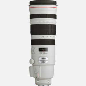 200-400mm-Objektiv mit Lichtstrke 1:4 der professionellen L Serie mit integriertem 1,4-fach Extender zur Erweiterung der Brennweite auf 280-560mm ideal fr den Fotojournalismus sowie die Natur- und Sport-Fotografie. Das leistungsstarke Supertele-Zoomobjektiv bietet einen 4-Stufen-Bildstabilisator fr mehr Schrfe und eine intuitive Steuerung fr ein optimiertes Handling. Das Gehuse aus Magnesiumlegierung macht das Objektiv noch stabiler und robuster, ohne dabei das Gewicht zu erhhen. Der 1,4-fach Extender befindet sich hinten am Objektiv und kann mit einem Schalter aktiviert werden. Als Teil der professionellen Canon Flaggschiff L Serie ist das Objektiv besonders robust und vor Staub und Spritzwasser geschtzt Vorteile Ein professionelles Zoomobjektiv mit konstanter Lichtstrke von 1:4 fr Natur-, Sport- und Fotojournalismus-Aufnahmen Ein integrierter Extender verlngert die Brennweite um den Faktor 1,4 auf 280-560mm. Als Teil der professionellen Canon Flaggschiff L Serie ist das Objektiv besonders robust und vor Staub und Spritzwasser geschtzt Die Super-Spectra-Vergtung unterdrckt Streulicht und Blendenreflexionen und eine Fluor-Beschichtung von Front- und Rcklinse erleichtert die Reinigung Kompatibel mit allen Canon DSLR-Kameras sowie mit spiegellosen Systemkameras der EOS M Serie mit optionalem EF-EOS M Adapter Lieferumfang EF 200-400mm f/4L IS USM 1.4x Extender Objektiv Gelatinefilter-Halter 52 (Einsteckfilter) Objektivdeckel E-145C Objektivdeckel E Breiter Objektiv-Trageriemen B Einbeinstativ-Schelle Streulichtblende ET-120 Objektivkoffer 200-400 Benutzerhandbuch Gut geeignet fr Natur Action Alle technischen Daten zeigen