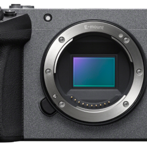 Bei dieser Sony ILME-FX30 handelt es sich um eine Kundenretoure. Die Kamera weist keinerlei Nutzspuren auf und befindet sich nach wie vor im Neuzustand. Sie erhalten dieses