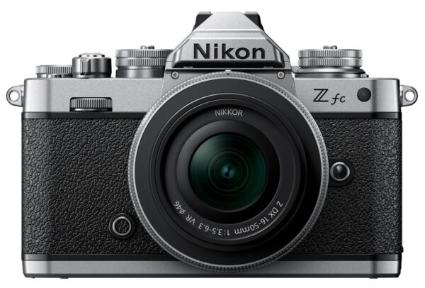 Die Z fc vereint klassisches Nikon-Kameradesign mit der innovativen Technologie der Z-Serie – für herausragende Bildqualität und einen reinen