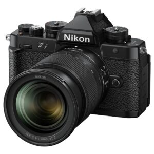 Ihr Aussehen. Ihre Leistung. Ihre kreativen Wege. Schaffen Sie etwas Einzigartiges mit der Nikon Z f. Beeindruckende Bildqualität in Vollformat für Ihre ganz eigene Ästhetik.