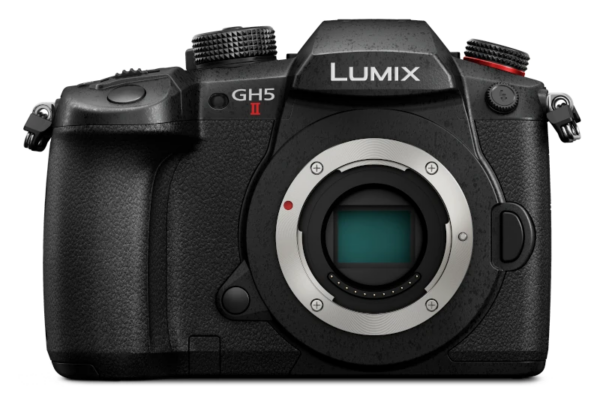 Die Lumix GH5 II spricht als klassische Hybrid-Kamera Foto- und Videografen gleichermaßen an und überzeugt mit vielen Verbesserungen und neuen