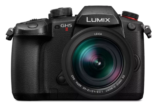 Die Lumix GH5 II spricht als klassische Hybrid-Kamera Foto- und Videografen gleichermaßen an und überzeugt mit vielen Verbesserungen und neuen