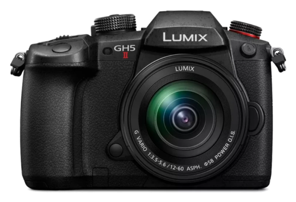 Die Lumix GH5 II spricht als klassische Hybrid-Kamera Foto- und Videografen gleichermaßen an und überzeugt mit vielen Verbesserungen und neuen