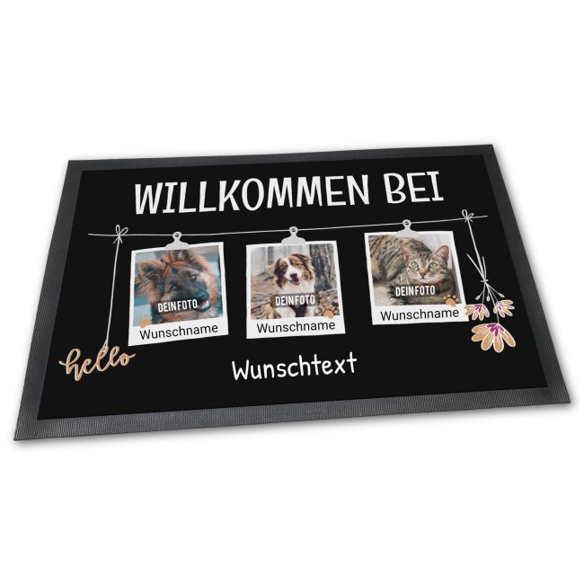 Fußabtreter mit Hunde-Spruch - Willkommen bei"- mit Fotos und Namen selbst gestalten. Mit dieser Fußmatte direkt an der Haustür ein Statement..."