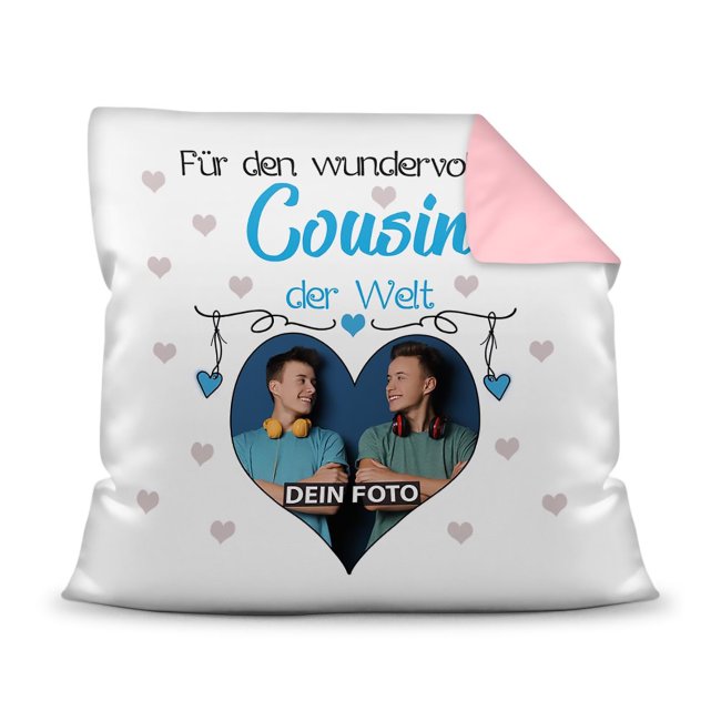 Suchst Du ein besonderes Fotogeschenk für Deinen Cousin? Hier gestaltest Du ein edles Fotokissen für den besten Cousin mit dem schönsten