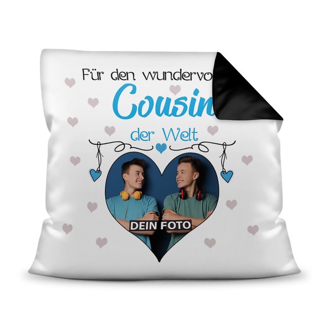 Suchst Du ein besonderes Fotogeschenk für Deinen Cousin? Hier gestaltest Du ein edles Fotokissen für den besten Cousin mit dem schönsten