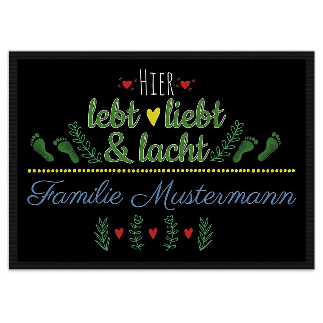 Trendig gestaltete Familien-Fußmatte in der Größe 60 x 40 cm mit schönem Willkommensspruch für alle Gäste - zum Beschriften mit dem gemeinsamen...