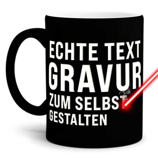 Beschrifte hier Deine persönliche Tasse mit Gravur. Es stehen Dir 5 Zeilen zum Gestalten zur Verfügung. Wähle aus vielen verschiedenen Schriftarten...