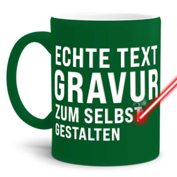 Beschrifte hier Deine persönliche Tasse mit Gravur. Es stehen Dir 5 Zeilen zum Gestalten zur Verfügung. Wähle aus vielen verschiedenen Schriftarten...