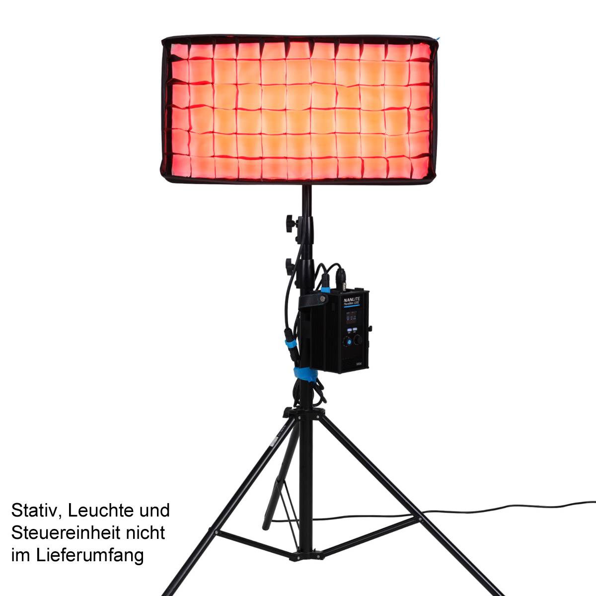 Einfache Befestigung am Leuchtengehäuse mit Klettverschluss. Patentierter Mechanismus zum schnellen Aufrichten der montierten Softbox und ebenso schnellem Zusammenfalten an