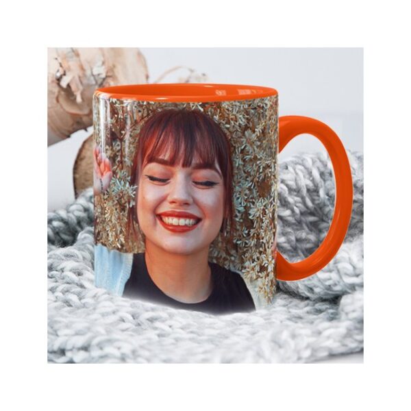 Die orangefarbene innere Färbung und der orangefarbene Henkel geben Deinem Foto auf der Tasse den passenden Akzent. Der randlose Druck im...