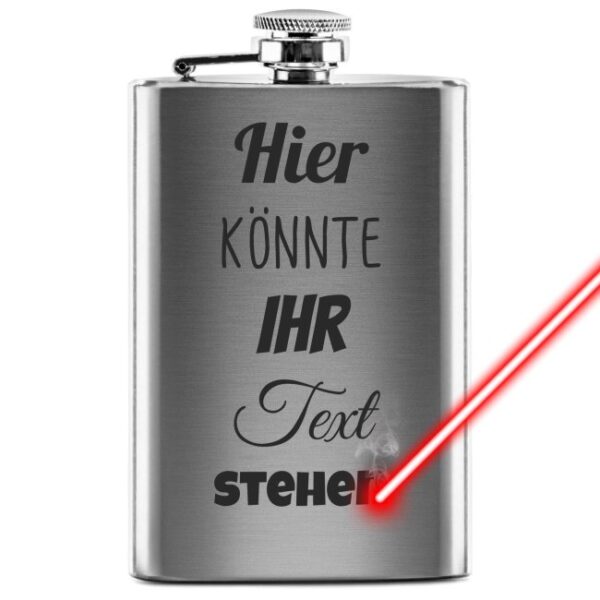 Ein Flachmann - auch Taschenflasche genannt - ist mittlerweile ein treuer Begleiter von Wanderern