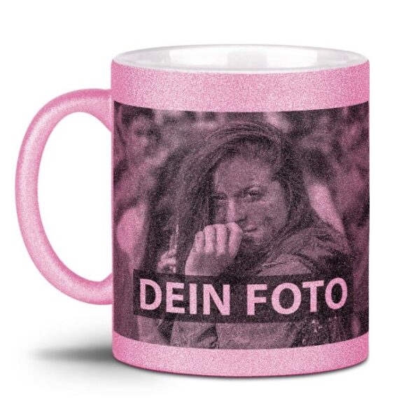 Ein bisschen Glitzer zum Frühstück gefällig? Unsere rosafarbene Tasse mit Glitzereffekt bringt Glamour in den Tag. Mit dem richtigen Spruch...