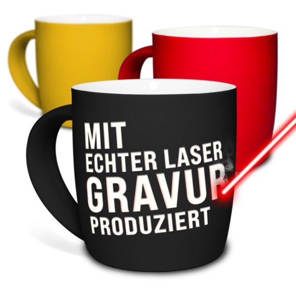 Gestalte hier Deine Tasse mit Gravur und Deinem persönlichen Wunschtext. Es stehen Dir 5 Zeilen zum Beschriften zur Verfügung. Du kannst für jede...