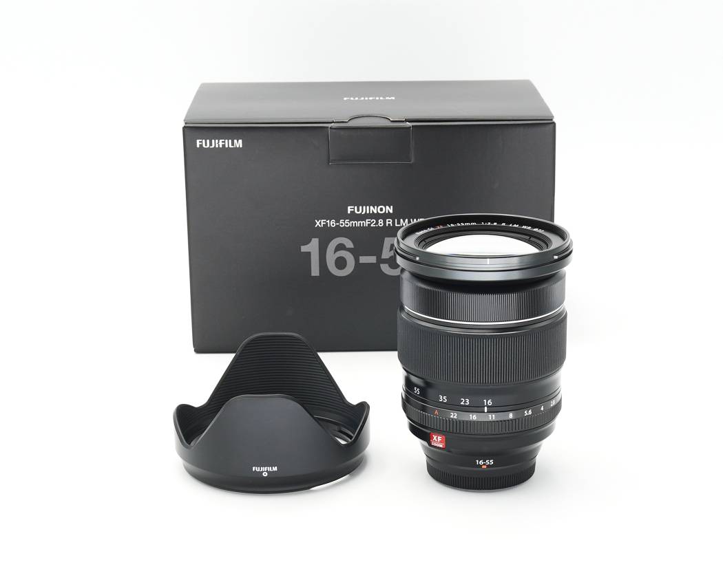 Einzelstück zum Sonderpreis Dieses Fujifilm Fujinon XF16-55mm 2.8 R LM WR Objektiv stand lediglich in unserer Ausstellungsvitrine im Showroom. Die Optik weist keinerlei