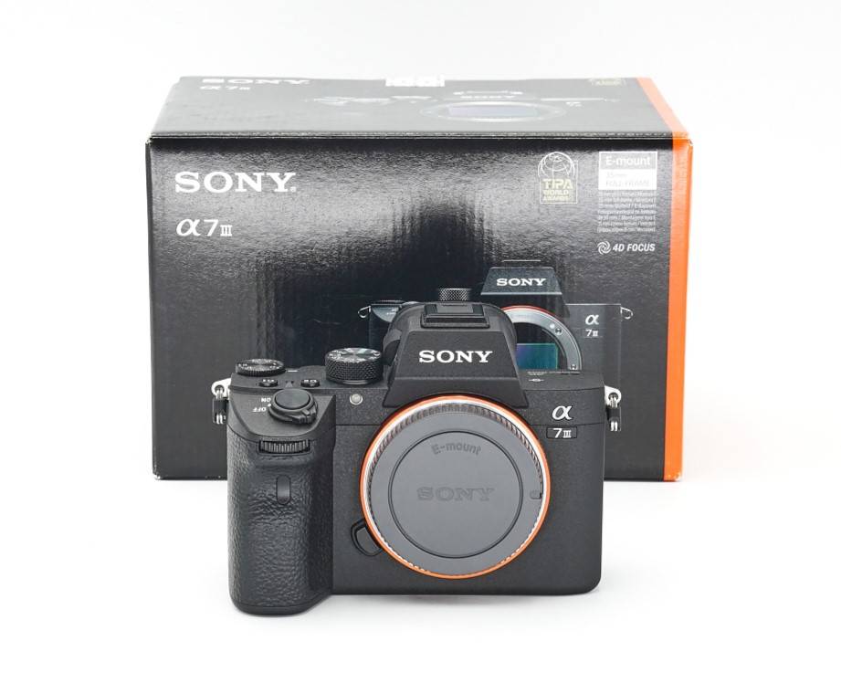 Dieses Sony Alpha 7 III Gehäuse befindet sich technisch und optisch im perfekten Zustand. Sehr gepflegt