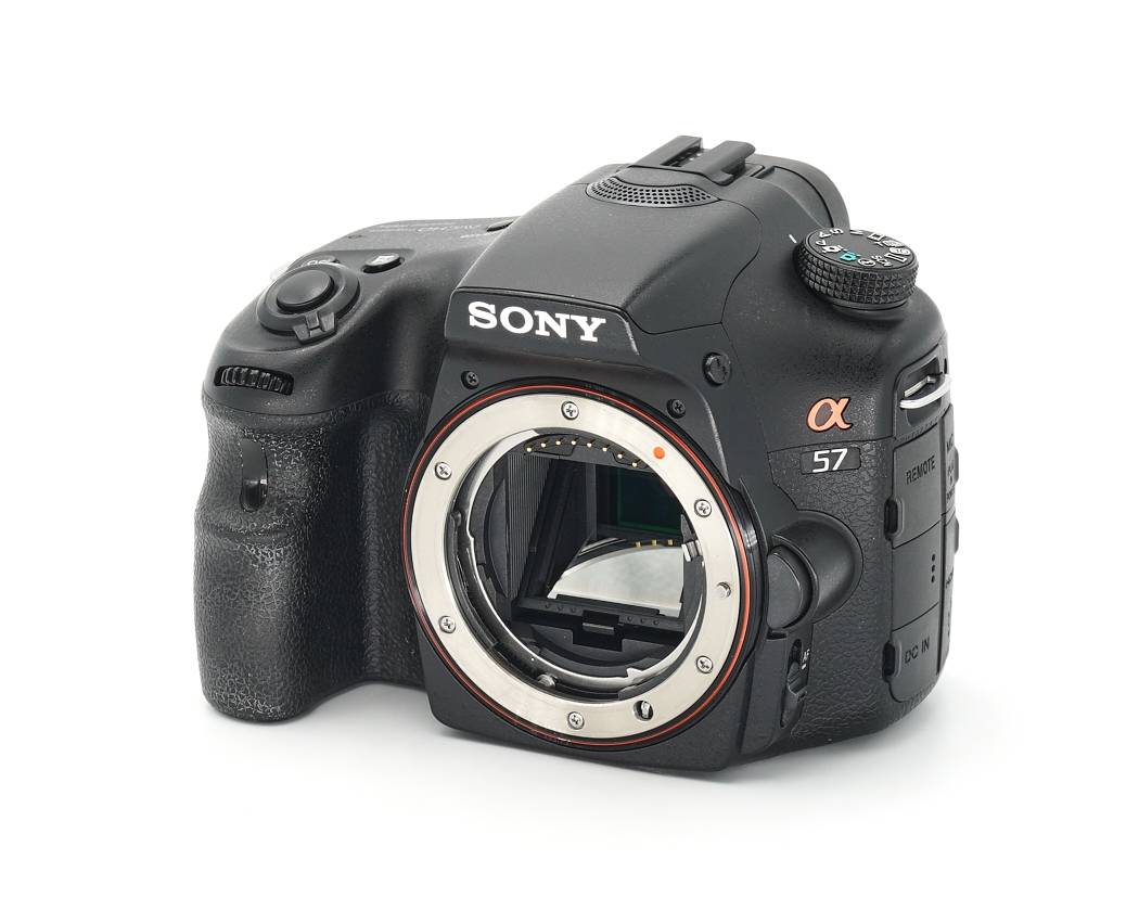 Dieses Sony Alpha 57 Gehäuse befindet sich technisch und optisch im Topzustand. Sehr gepflegt