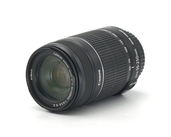 Dieses Canon EF-S 55-250mm 4.0-5.6 IS II Objektiv befindet sich technisch und optisch im fantastischen Zustand