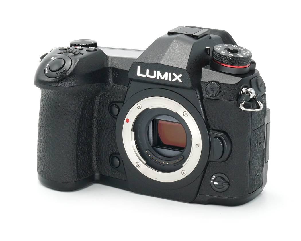 Dieses gepflegte Panasonic Lumix DC-G9 Gehäuse wurde komplett überprüft und befindet sich technisch im einwandfreien Zustand. Das Gehäuse befindet sich auch optisch im