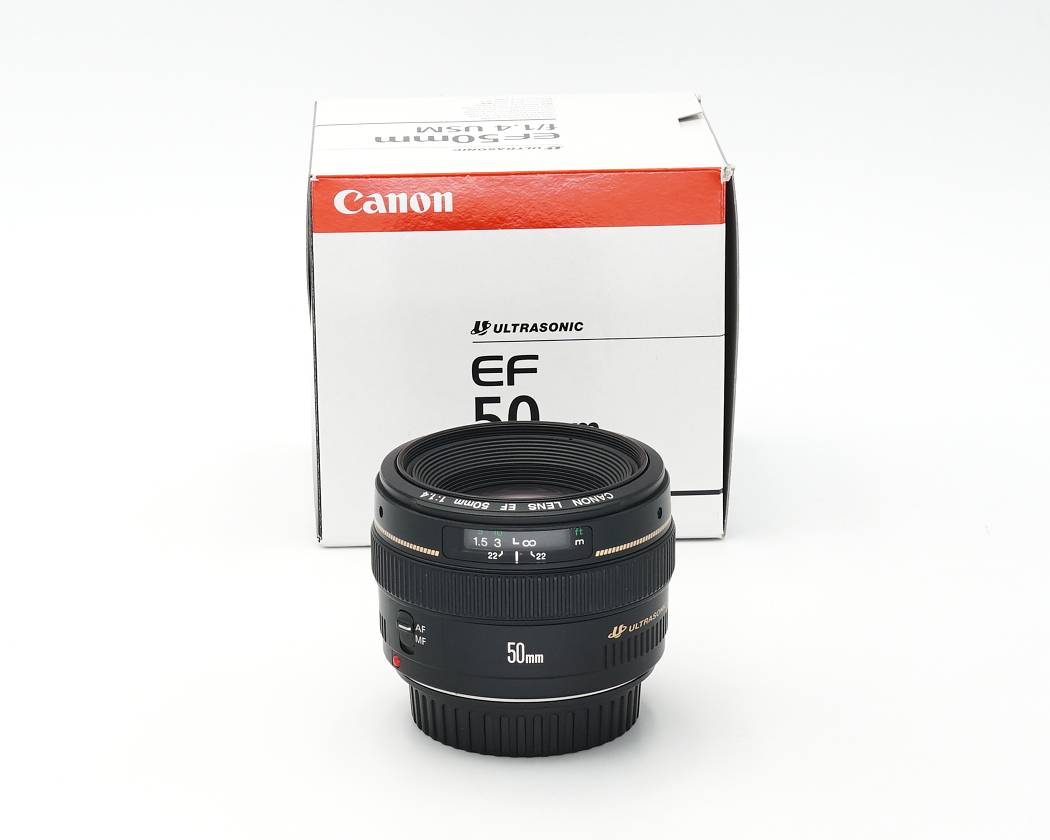 Dieses kaum benutzte Canon 50mm 1.4 Objektiv USM befindet sich technisch und optisch im fantastischen Zustand