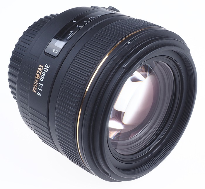 Für PENTAX AF Dieses lichtstarke Sigma EX 30mm 1.4 Objektiv wurde komplett überprüft und befindet sich technisch im einwandfreien Zustand. Das Objektiv befindet sich nahezu im