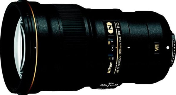 Nikon AF-S NIKKOR 300 mm 1:4E PF ED VR für D780 & D7500 passendes Objektiv