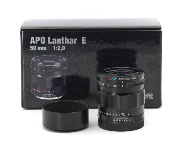 Aus unserem Ausstellungsbereich. Dieses Voigtländer APO-Lanthar 50mm 2.0 Objektiv kommt aus unserem Showroom und befindet sich im absoluten Topzustand mit nur minimalen