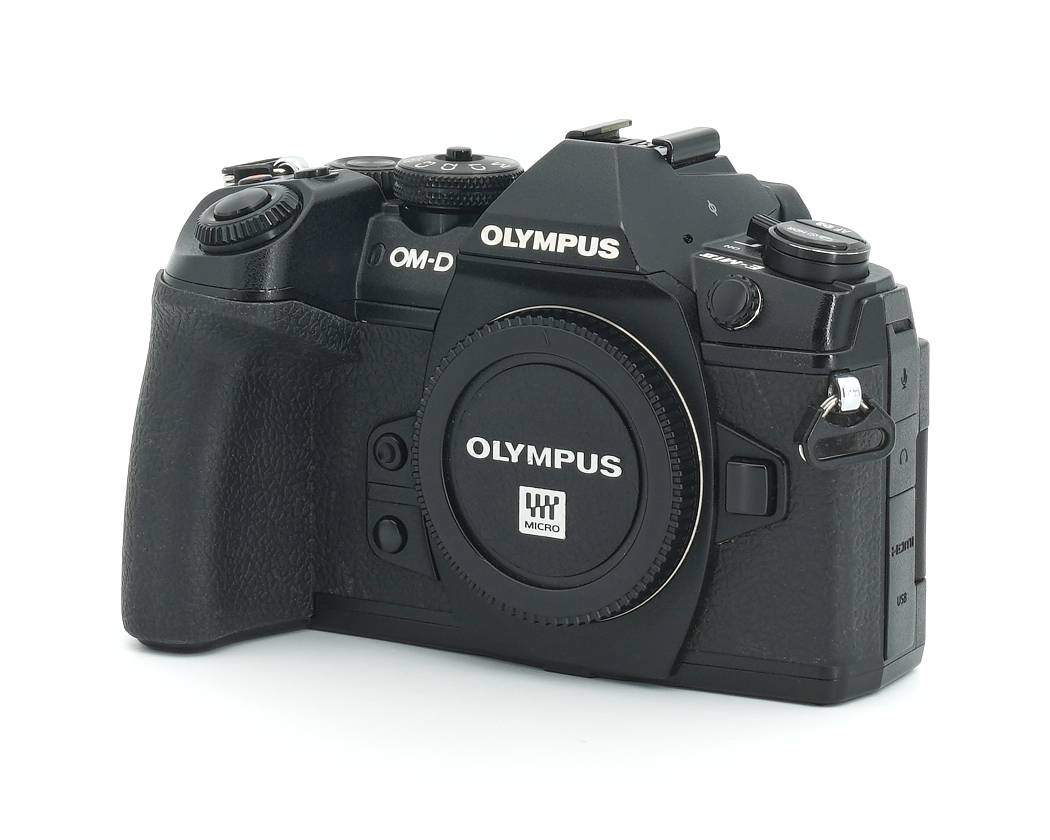 Dieses Olympus E-M1 Mark II Gehäuse wurde komplett überprüft und befindet sich technisch im einwandfreien Zustand. Es sind übliche