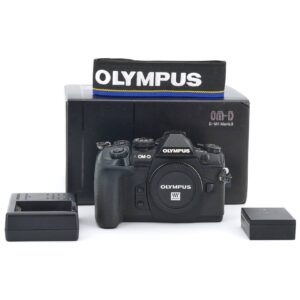 Diese Olympus E-M1 II Kamera wurde komplett überprüft und befindet sich technisch im einwandfreien Zustand. Es sind übliche