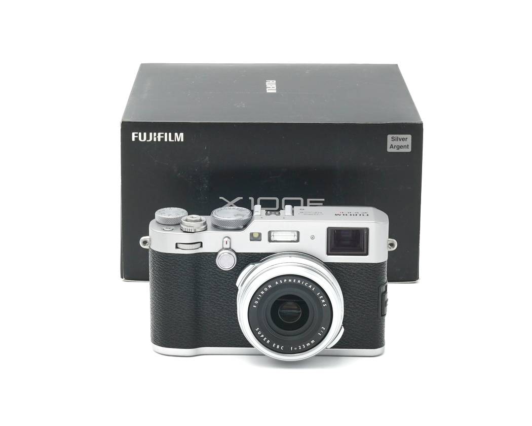 Dieses Fujifilm X100F Gehäuse befindet sich technisch und optisch im perfekten Zustand. Sehr gepflegt