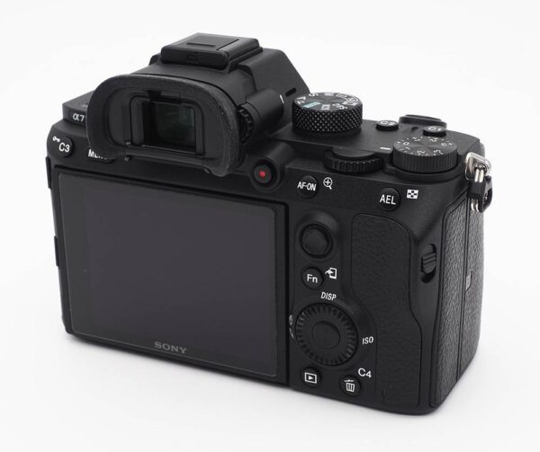 Dieses Sony Alpha 7 III Gehäuse befindet sich technisch und optisch im perfekten Zustand. Sehr gepflegt