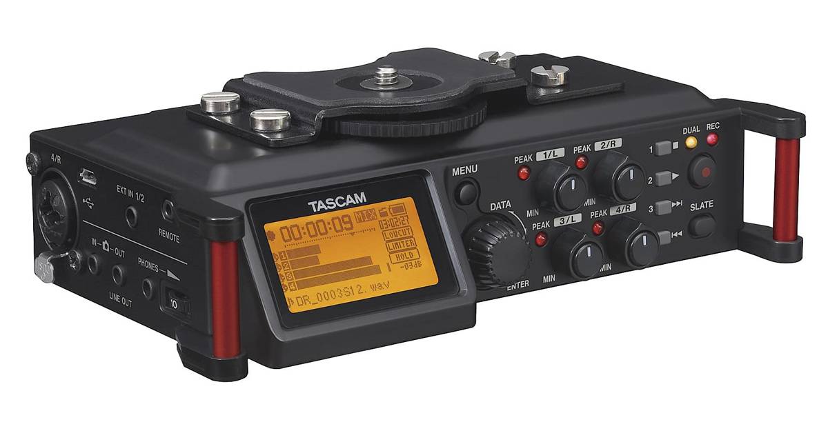 Hauptmerkmale: • Vier XLR/TRS-Kombibuchsen bieten zuschaltbare Phantomspeisung (24/48 Volt) • Hochwertige Aufnahmeeingänge dank Tascam HDDA-Mikrofonvorverstärkern (High