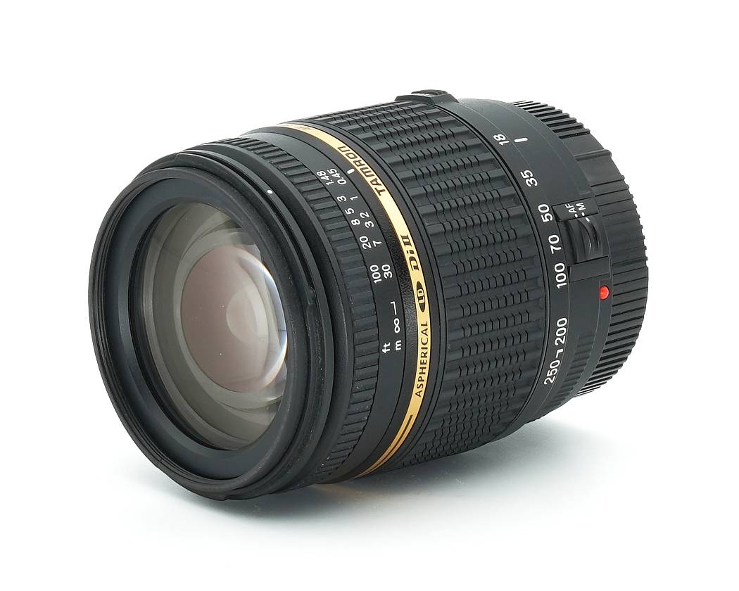 Dieses Tamron 18-250mm Objektiv wurde komplett überprüft und befindet sich technisch im einwandfreien Zustand. Das Objektiv weist äußerlich übliche