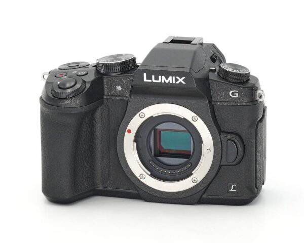 Dieses gepflegte Panasonic G81 Gehäuse wurde komplett überprüft und befindet sich technisch in einwandfreiem Zustand. Das Gehäuse befindet sich auch optisch in nahezu