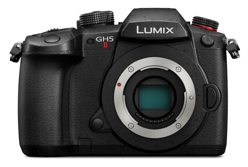 Die Lumix GH5 II spricht als klassische Hybrid-Kamera Foto- und Videografen gleichermaßen an und überzeugt mit vielen Verbesserungen und neuen