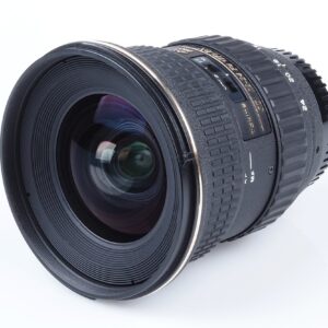 Dieses gepflegte Tokina 12-24mm 4.0 AT-X SD PRO (IF) DX wurde komplett überprüft und befindet sich technisch im einwandfreien Zustand. Das Objektiv weist allgemein nur