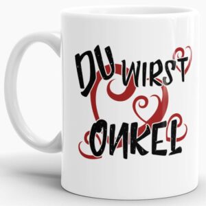 Tasse mit lustigem Spruch zum Verkünden der Schwangerschaft in freudiger Erwartung auf einen neuen