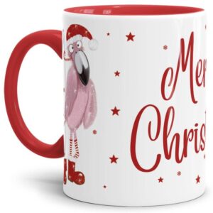 Lustige Weihnachtstasse Merry Christmas mit Flamingo im weihnachtlichen Outfit. Eine tolle Geschenkidee für Freunde