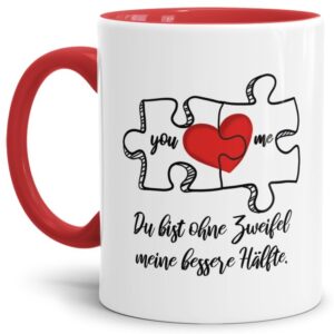 Liebevoll gestaltete Tasse in Rot mit Puzzleteil-Motiv und süßem Spruch - Meine bessere Hälfte - für Verliebte