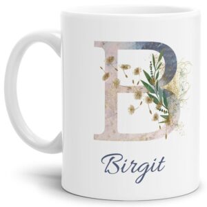 Liebevoll gestaltete Tasse mit Buchstabe und Name verziert mit einer Ranke aus Gräsern und Blumen. Der personalisierbare Kaffeebecher mit Monogramm...