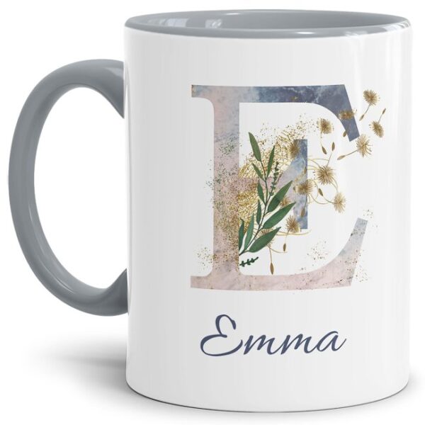 Liebevoll gestaltete Tasse mit Buchstabe und Name verziert mit einer Ranke aus Gräsern und Blumen. Der personalisierbare Kaffeebecher mit Monogramm...