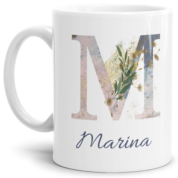 Liebevoll gestaltete Tasse mit Buchstabe und Name verziert mit einer Ranke aus Gräsern und Blumen. Der personalisierbare Kaffeebecher mit Monogramm...