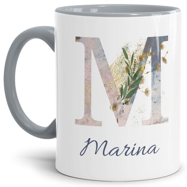 Liebevoll gestaltete Tasse mit Buchstabe und Name verziert mit einer Ranke aus Gräsern und Blumen. Der personalisierbare Kaffeebecher mit Monogramm...