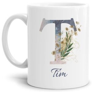 Liebevoll gestaltete Tasse mit Buchstabe und Name verziert mit einer Ranke aus Gräsern und Blumen. Der personalisierbare Kaffeebecher mit Monogramm...