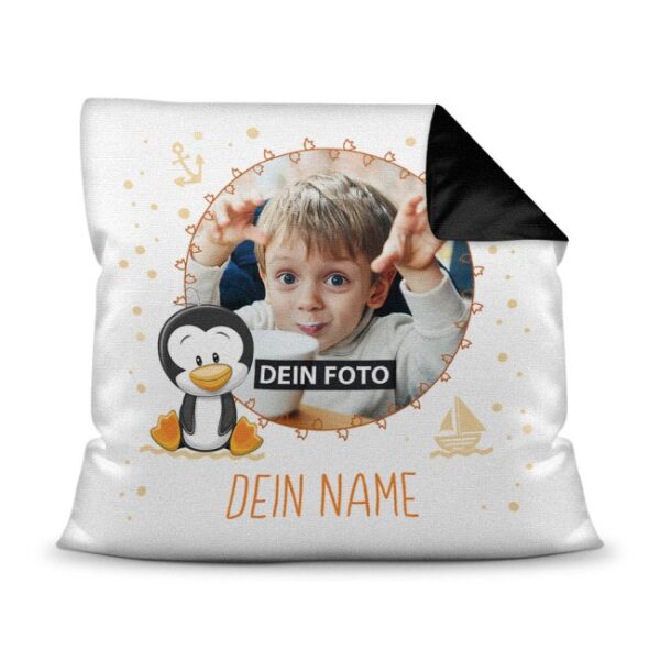 Süßes Kinderkissen mit Foto des Kindes und niedlichem Pinguin-Motiv - mit diesem Geschenk für kleine Pinguin-Freunde liegst Du garantiert richtig....