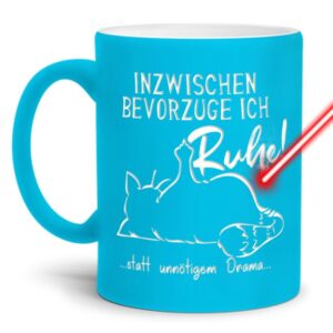 Gravierte Tasse mit Spruch - Ruhe statt Drama - Lasergravur mit einzigartigem 3-D-Effekt - eine lustige Bürotasse für den Schreibtisch