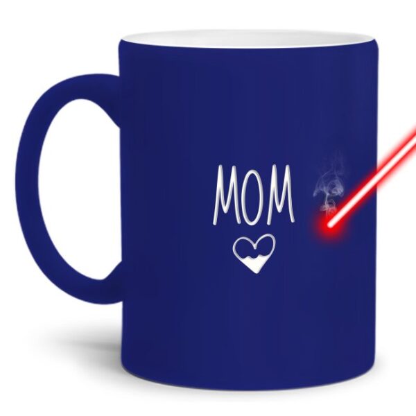 Gravierte Tasse mit Spruch - Mom - Lasergravur mit einzigartigem 3-D-Effekt - eine schöne Mama-Tasse für Mamas Büro oder zu Hause aus hochwertiger...