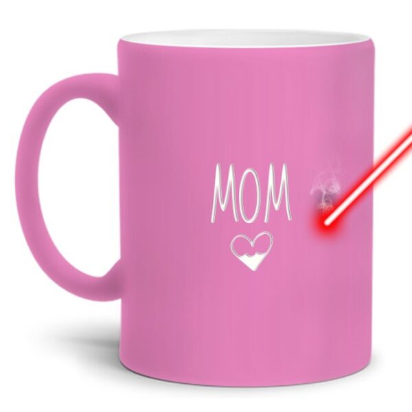 Gravierte Tasse mit Spruch - Mom - Lasergravur mit einzigartigem 3-D-Effekt - eine schöne Mama-Tasse für Mamas Büro oder zu Hause aus hochwertiger...