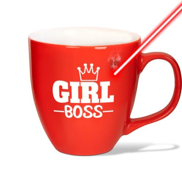 Lustige XXL Jumbotasse graviert mit Spruch - Girl Boss - Diese hochwertige und edle Kaffeetasse aus Porzellan mit hochglänzender