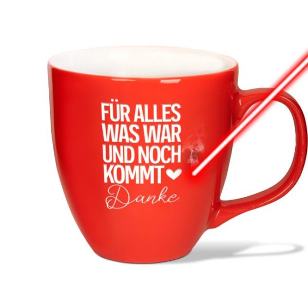 Danke sagen mit diesem hochwertigen Kaffeebecher aus Porzellan und edler Gravur. Der hochwertige XXL Jumbo Kaffeetasse aus Porzellan mit...